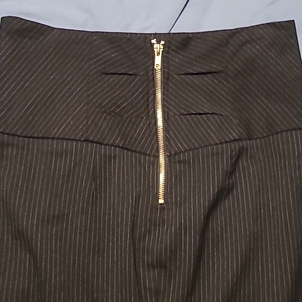 Stoosh women's juniors Classy pencil skirt black w/ white pin stripes size 9 EUC - Picture 7 of 9